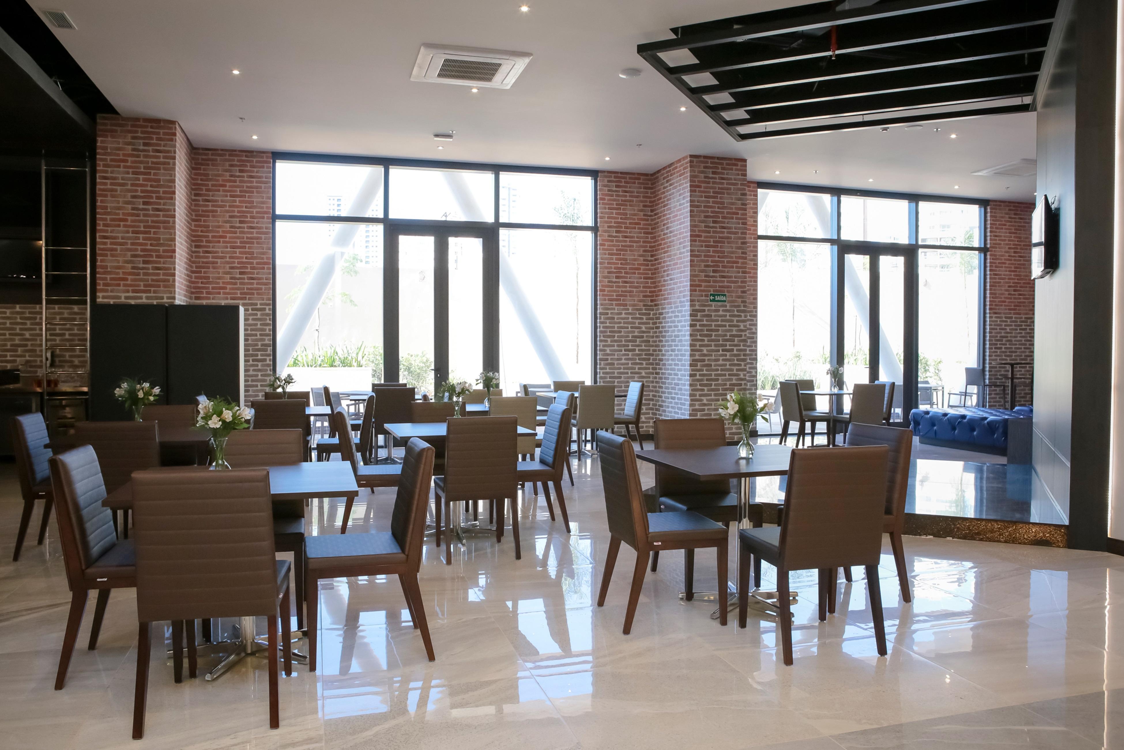 Tryp By Wyndham Ribeirao Preto Hotel Buitenkant foto The interior of the hotel