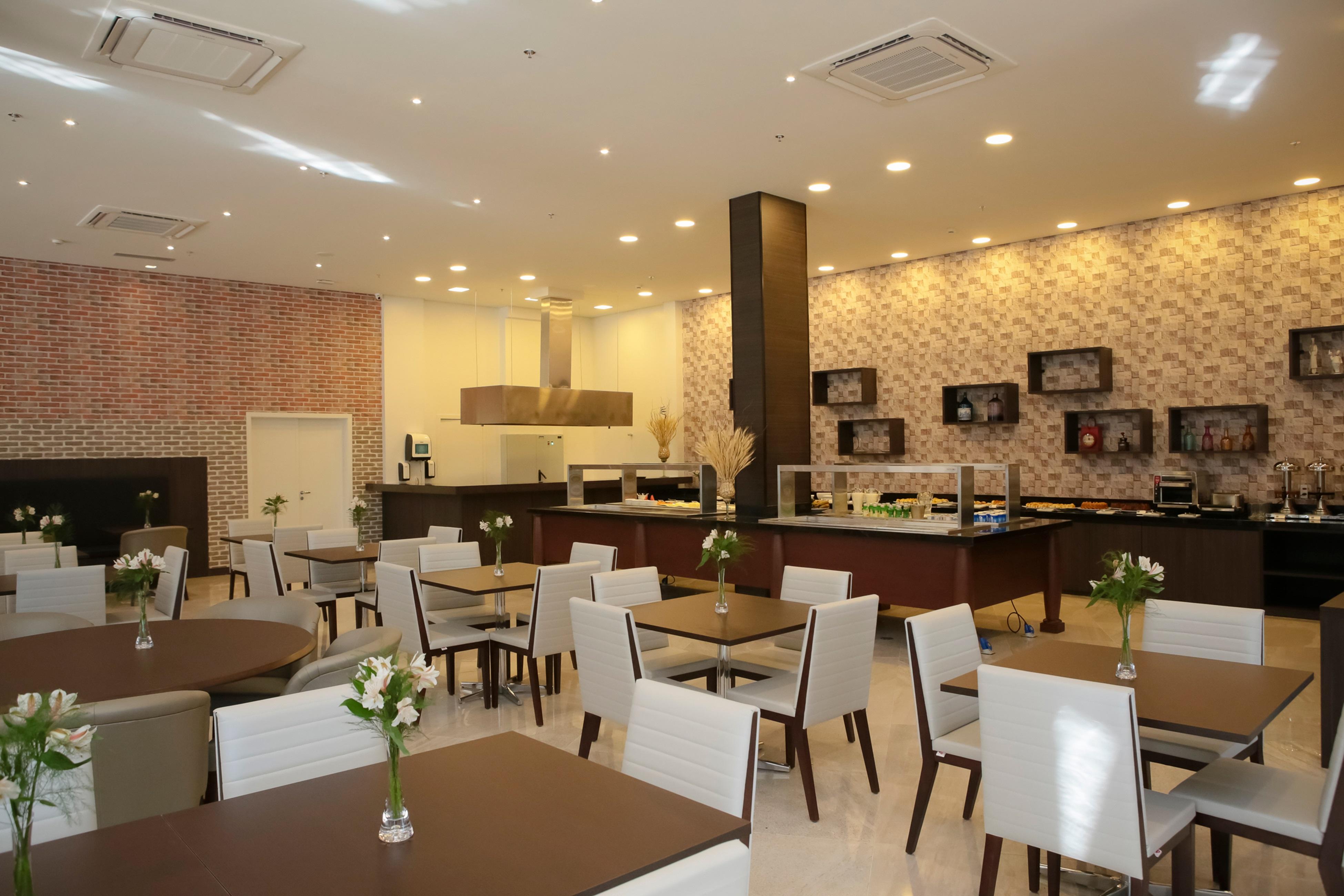 Tryp By Wyndham Ribeirao Preto Hotel Buitenkant foto The dining room