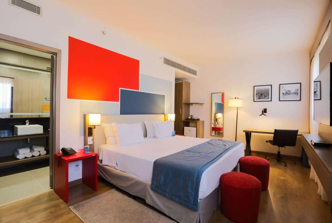 Tryp By Wyndham Ribeirao Preto Hotel Buitenkant foto A room at the hotel