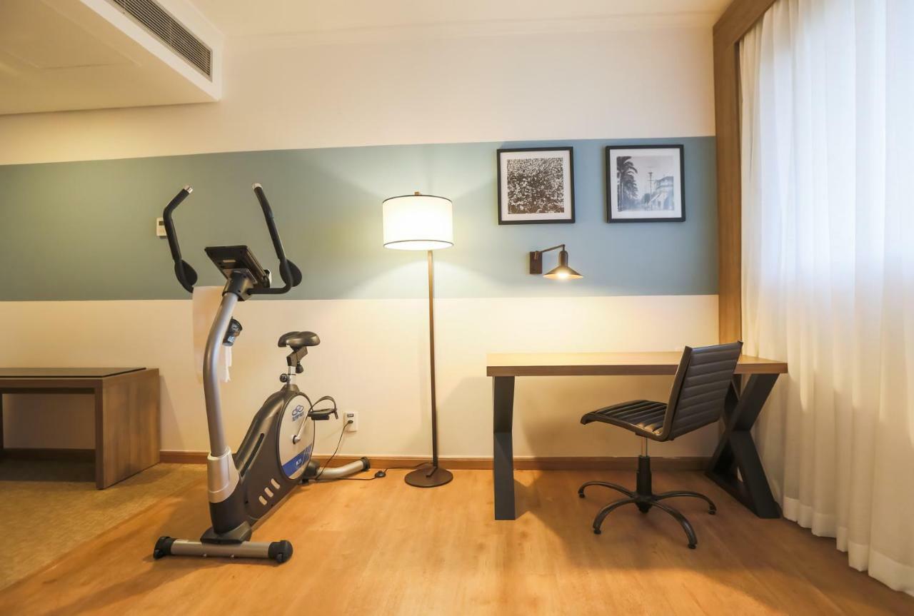 Tryp By Wyndham Ribeirao Preto Hotel Buitenkant foto A room at the hotel