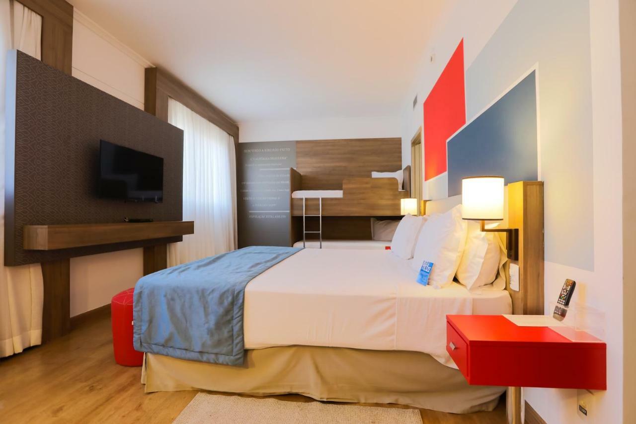 Tryp By Wyndham Ribeirao Preto Hotel Buitenkant foto A room at the hotel