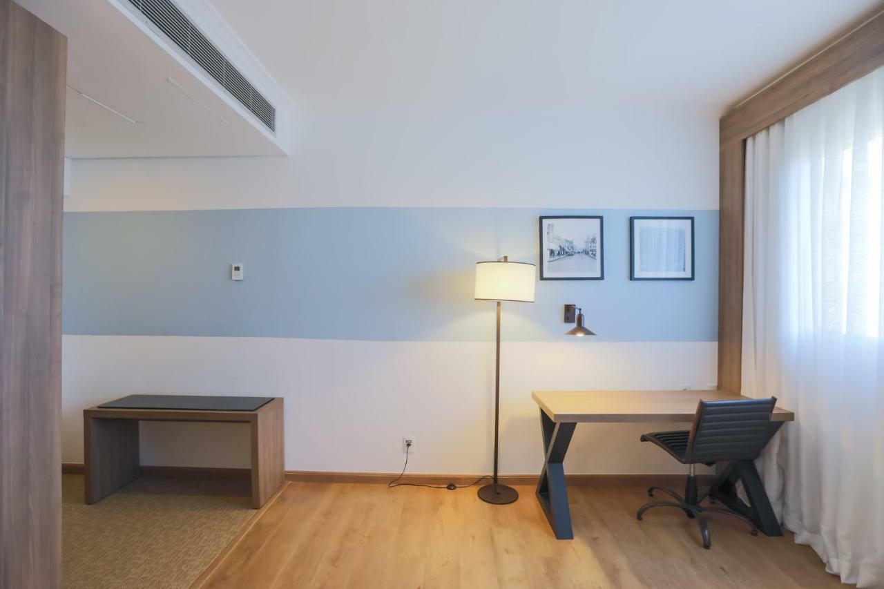 Tryp By Wyndham Ribeirao Preto Hotel Buitenkant foto A room at the hotel