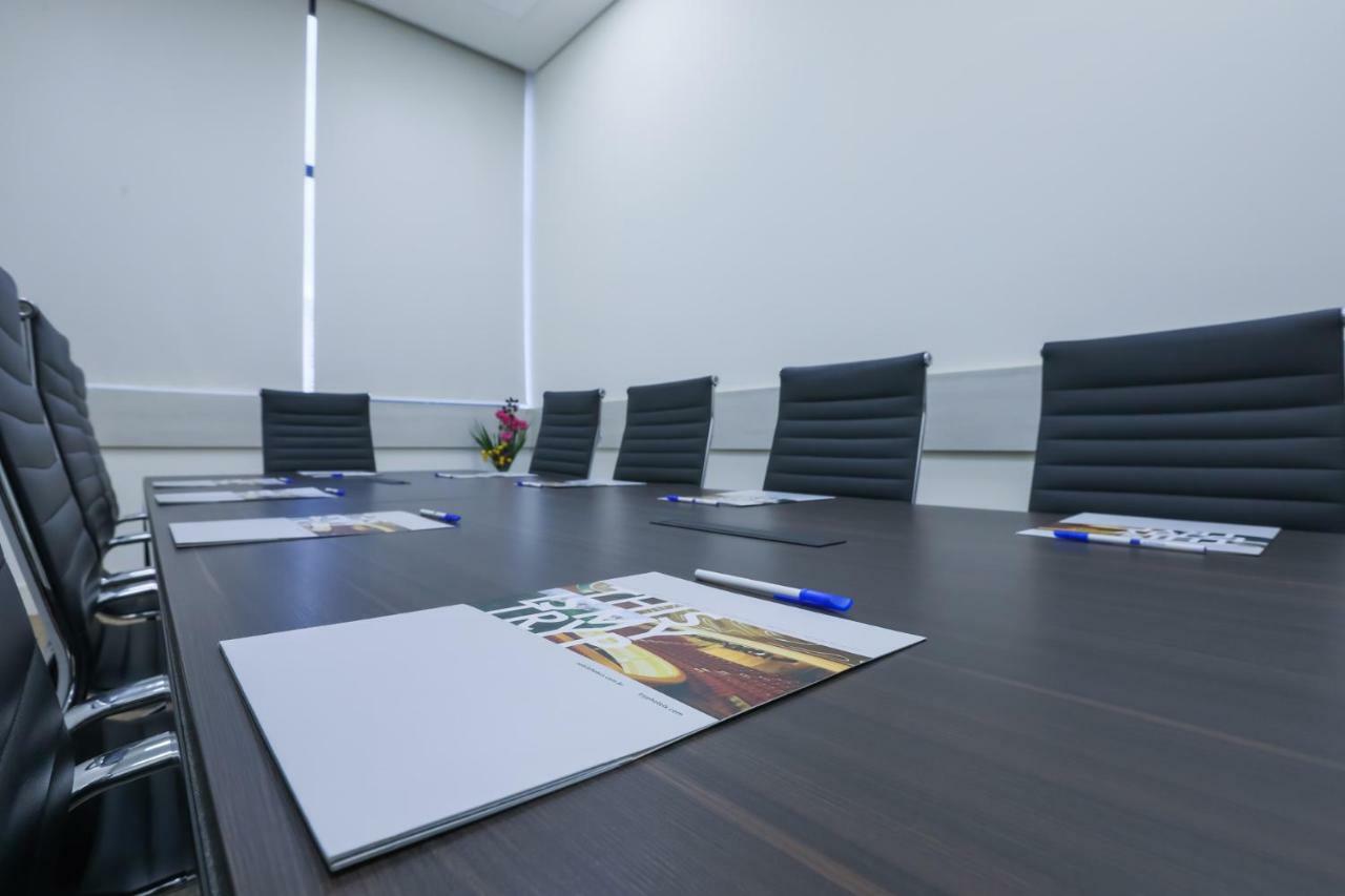 Tryp By Wyndham Ribeirao Preto Hotel Buitenkant foto A meeting room